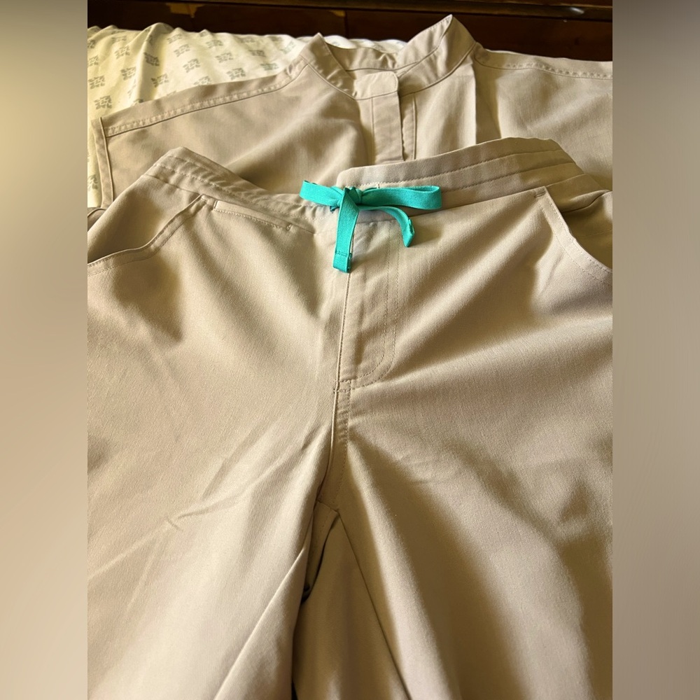 Figs scrubs set